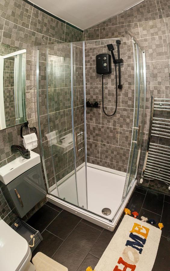 Luxury Comfort 1 Bedroom Apartment *